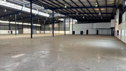 Khulani Business Park, Cnr Kelly & Yaldwyn Road 4332m² Industrial Property To Let (9)